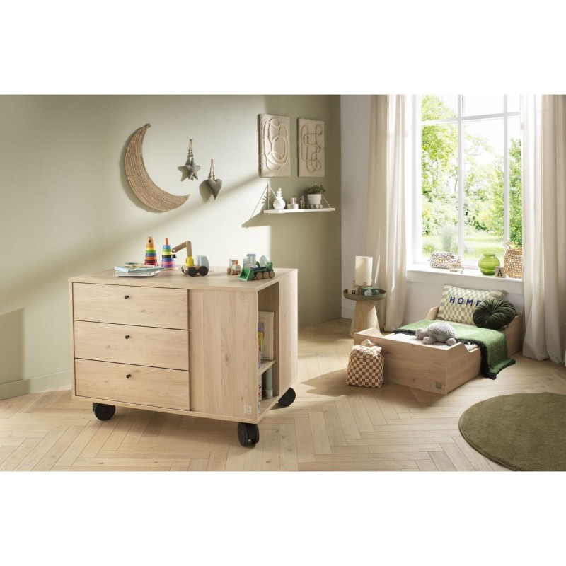 Mobile per bambini in elegante legno di quercia con vani portaoggetti su 3 lati