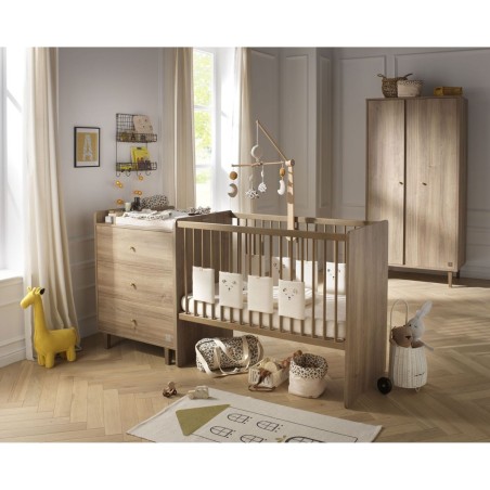 Cama combinada de 120 x 60 cm, ampliable a 90 x 190 cm, con acabado en roble Mokka