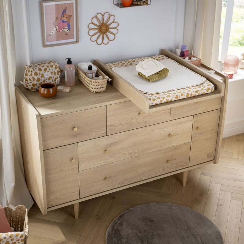 Mitwachsendes Babyzimmer „My Love“, mitwachsendes Bett (140 x 70) und Kommode – Vintage-Eiche
