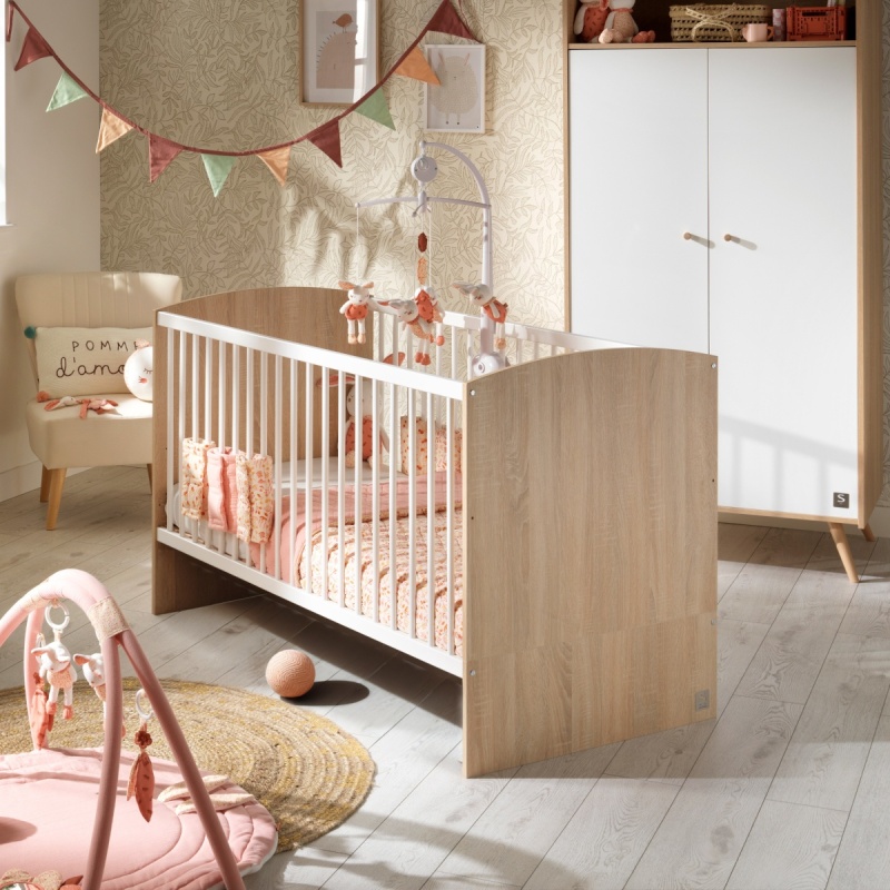 Chambre bébé trio: Lit bébé 70x140 évolutif, commode + armoire + plan à langer offert !